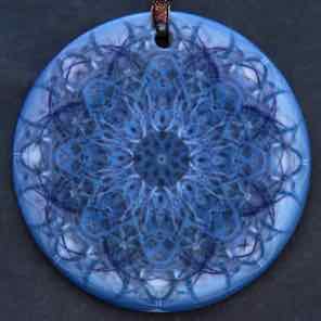 ROUND CERAMIC
ORNAMENT
CRYSTAL BLUE 1